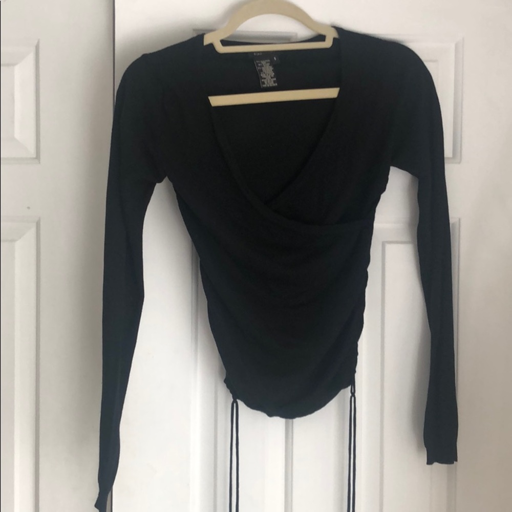 BCBGMazAzria Black Rouched V neck sweater blouse